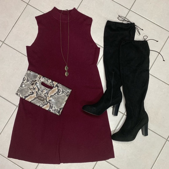 GAP Mock Neck Sleeveless Dress - Picture 4 of 6